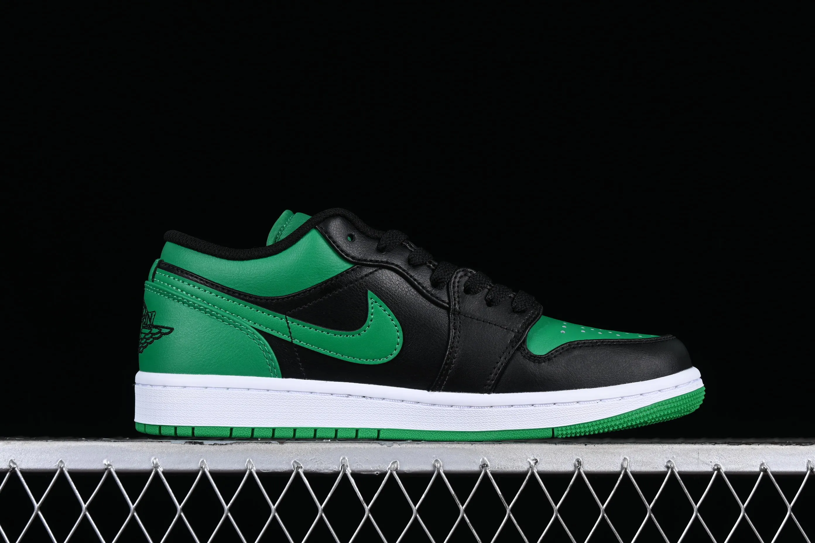All categories Air Jordan Jordan series basketball shoes Air Jordan 1 Low G version pure original Air Jordan 1 Low "Lucky Green" AJ1 Joe 1 black green low-top basketball shoes 553558-065